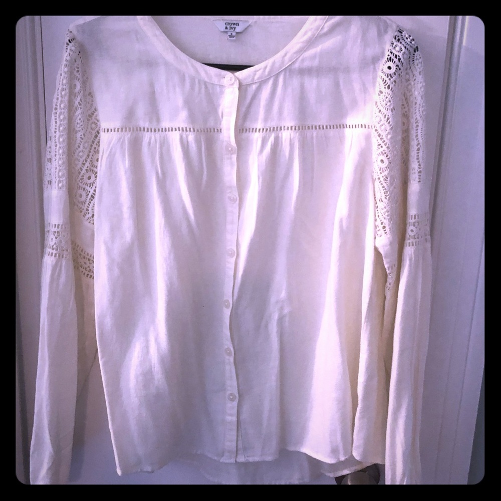 New Crown & Ivy White Linen Crocheted Top Small
